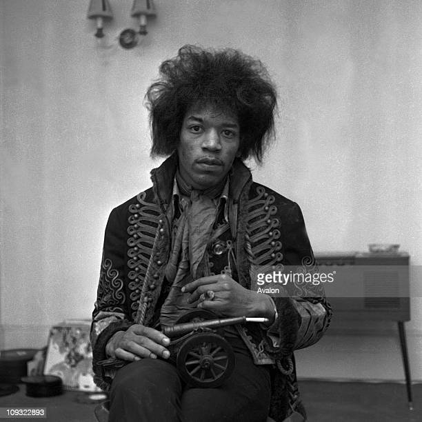 images/jimi - hendrix-Portrait